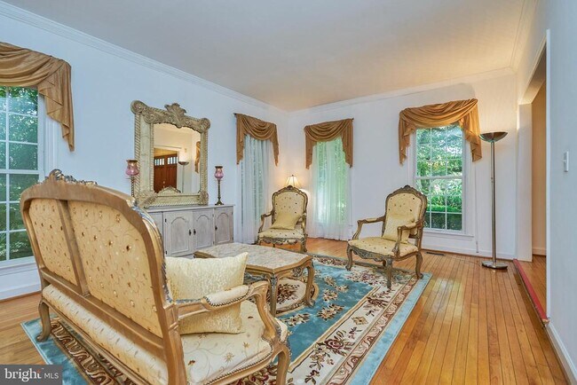 Building Photo - 2 Royal Dominion Ct