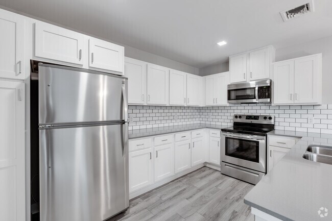 The Traverse - Reserve at Oxford - Oxford Place Apartments