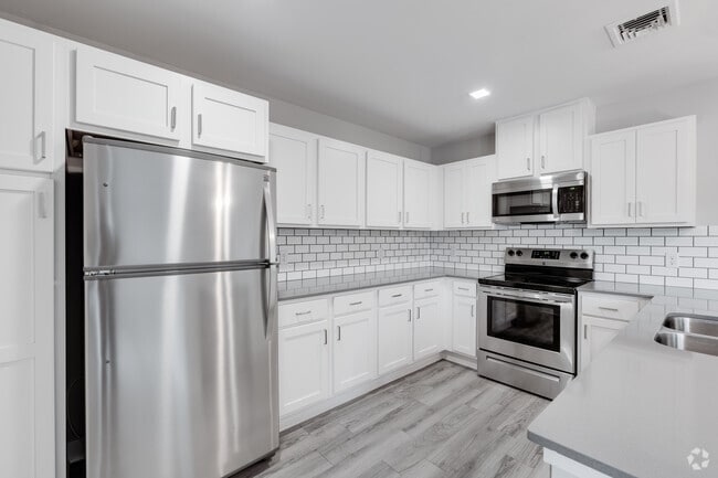 The Traverse - Reserve at Oxford - Oxford Place Apartments