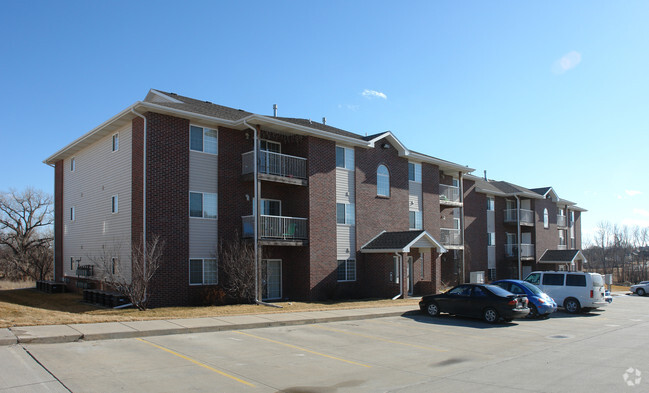 Midland Heights Apartments Rentals - Papillion, NE | Apartments.com