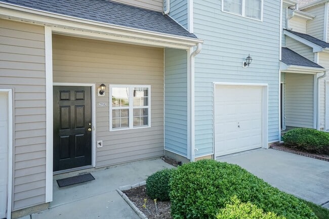 Foto del edificio - Three Bedroom Home!