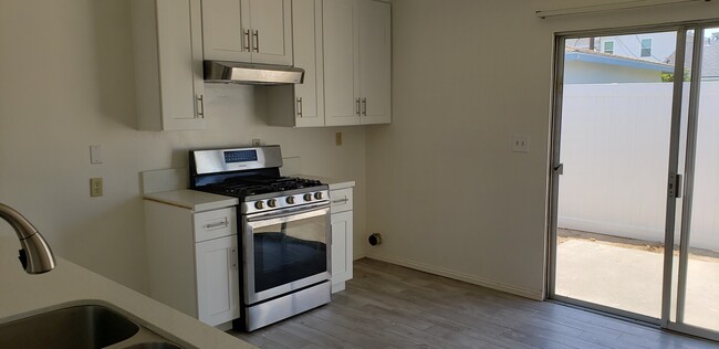 Foto del edificio - 367 E 18th St