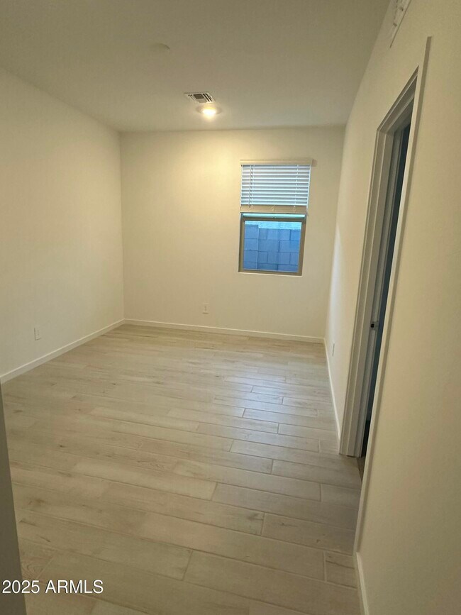 Foto del edificio - 15881 W Gray Fox Trl