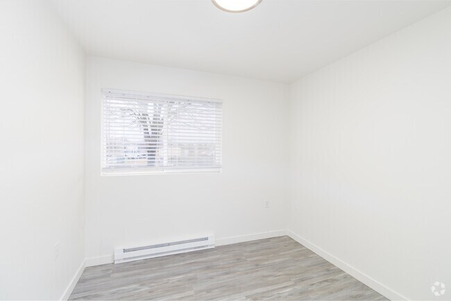 3 habitaciones, 2 baños - 1036 pies cuadrados - Dormitorio - NORTHWOOD MANOR APTS