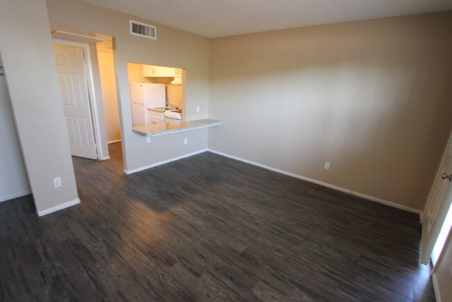 Foto del edificio - 9230 N 6th St
