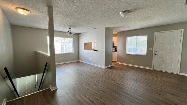 Building Photo - 632 Pavare Ct