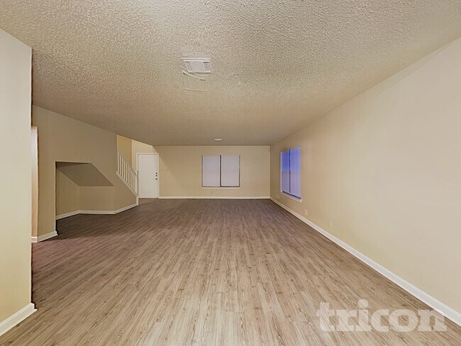 Building Photo - 7511 Micron Dr