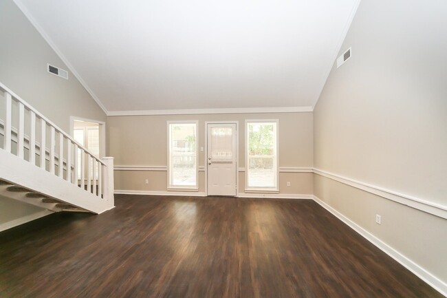 Building Photo - 6800 Cleary Dr