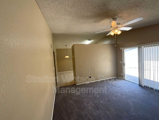 Building Photo - 5135 E Evergreen St