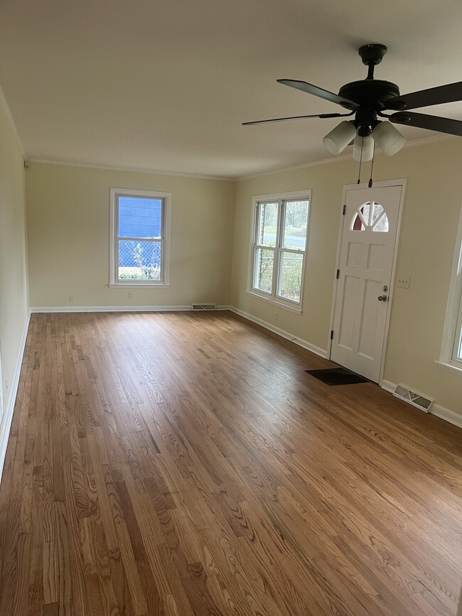 Sala de estar - 1827 Middle Tennessee Blvd