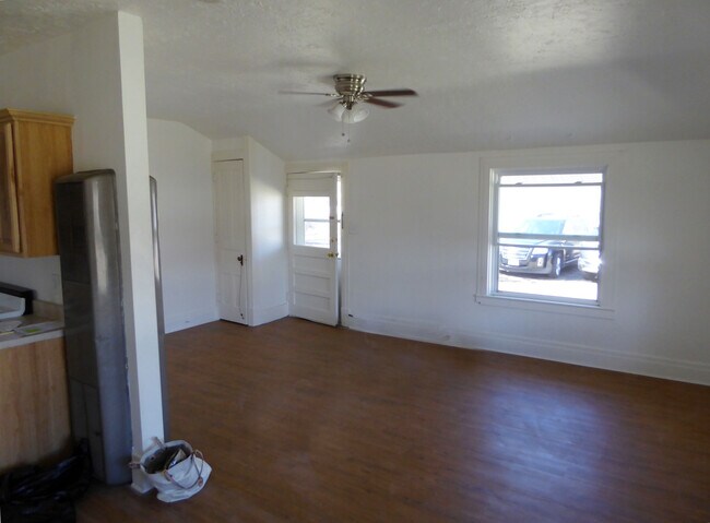 Building Photo - 2430 S Overland Trl