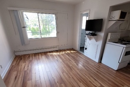 Building Photo - 4724 Pierre-Coubertin