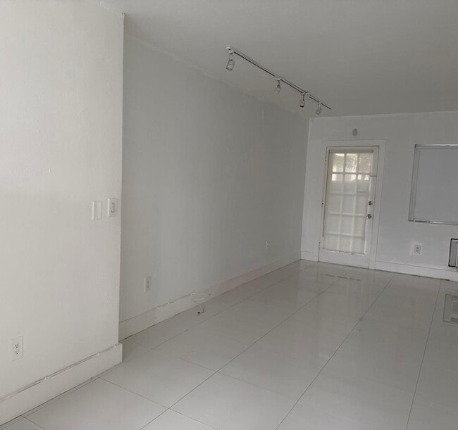 Foto del edificio - 825 Euclid Ave