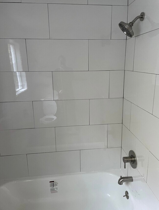 Foto del edificio - 144 Delaware Ave