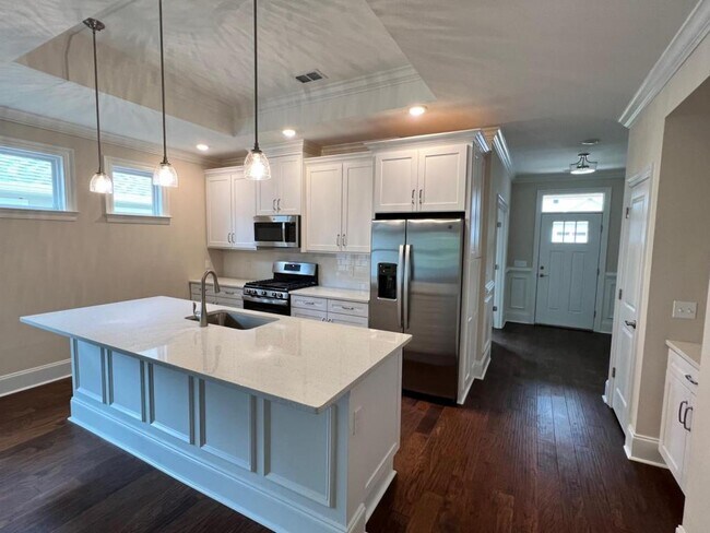 Foto del edificio - 843 Avery Park Dr