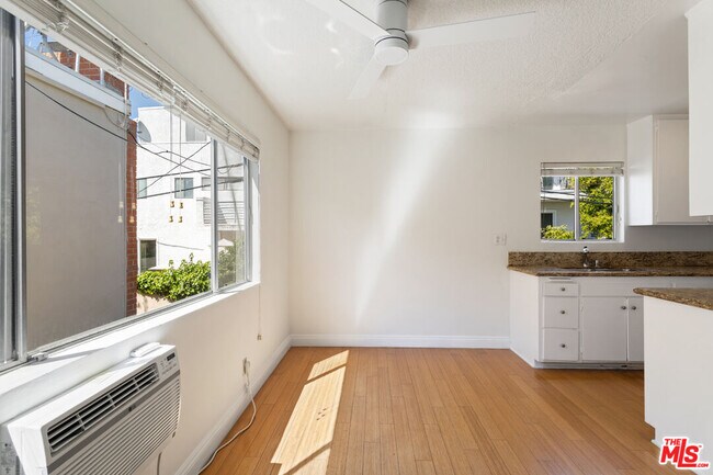 Building Photo - 11947 Kiowa Ave