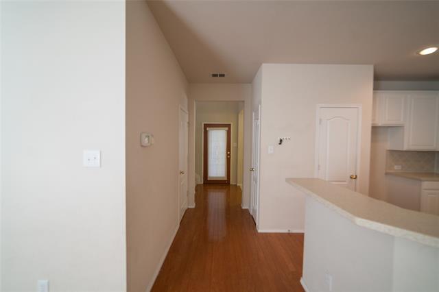 Building Photo - 571 Hawken Dr