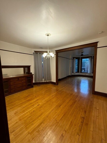 Foto del edificio - 2726 W Potomac Ave
