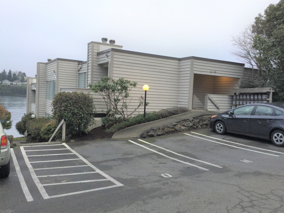 Building Photo - 1115 Wheaton Way