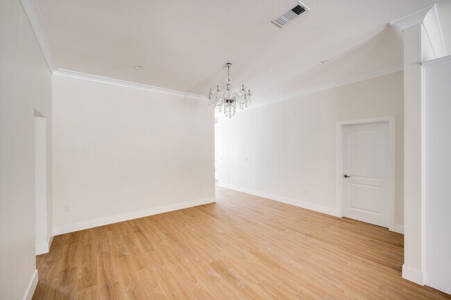 Foto del edificio - 10351 Foothill Blvd