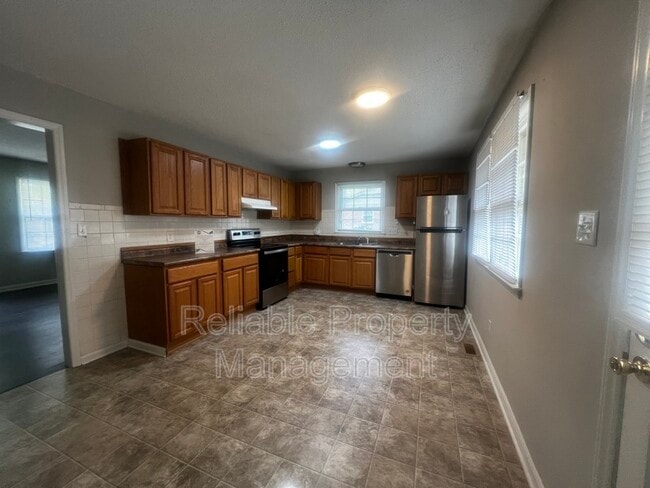 Foto del edificio - 511 Buck Branch Dr