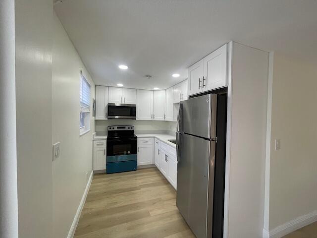Building Photo - 302 N Tamarind Ave