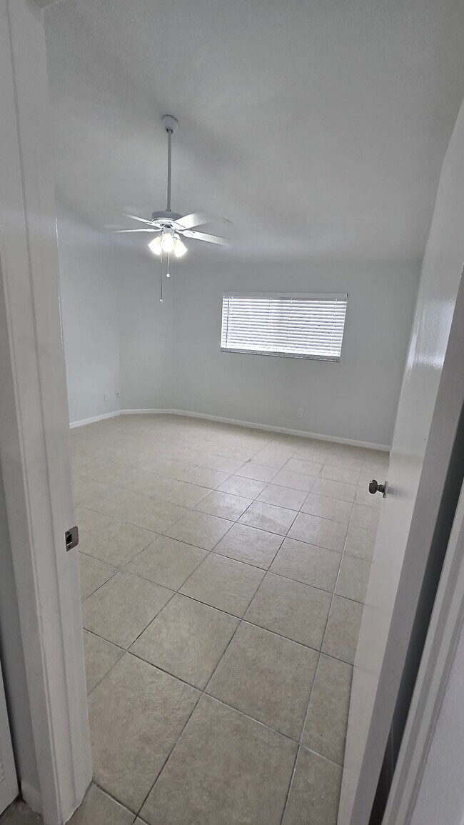 Foto del edificio - 3409 NW 44th St