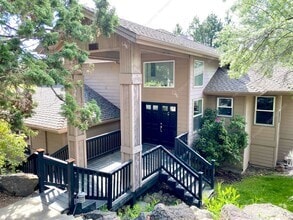 Building Photo - 707 NW Sonora Dr