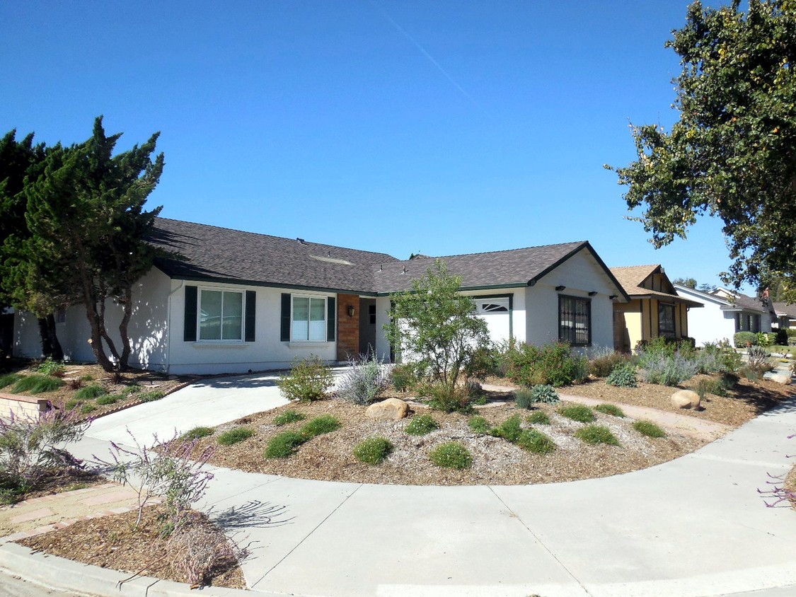 Primary Photo - 233 Menlo Park Ave