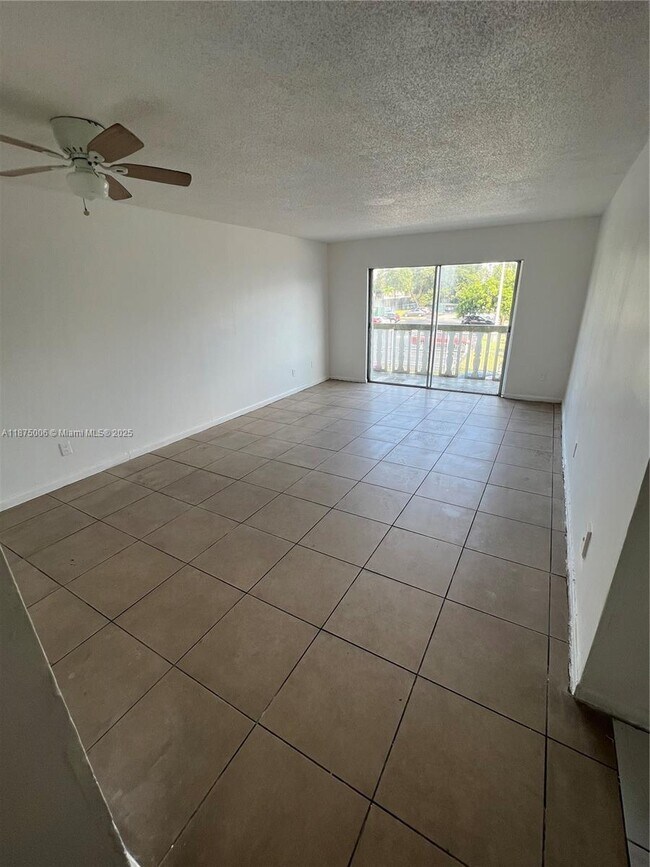 Foto del edificio - 15221 NE 6th Ave