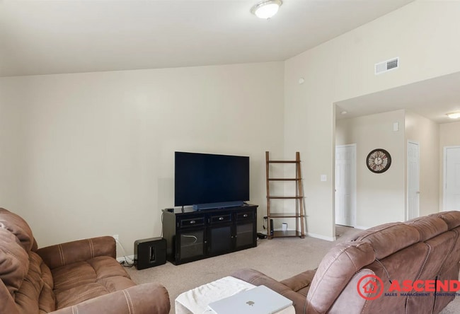 Building Photo - Fabulous 4 Bedroom Home!!