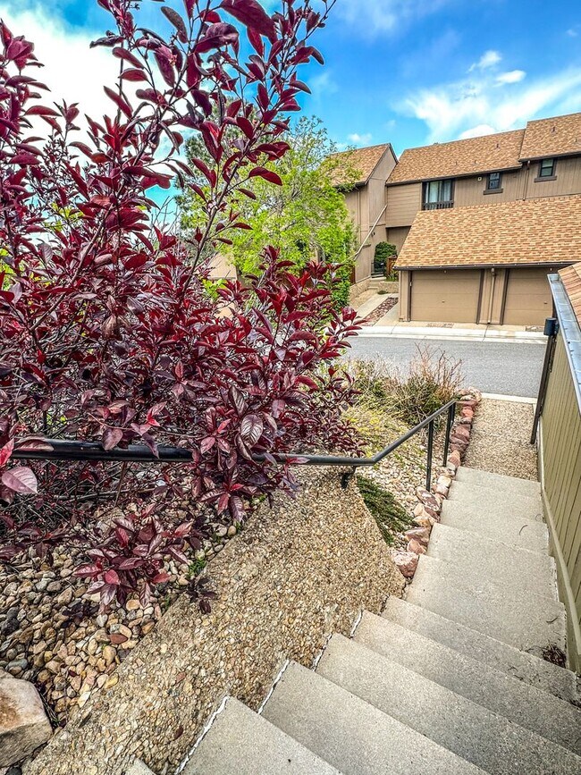 Foto del edificio - Beautiful & Large 4-Bd 2.5-Ba, in Boulders...