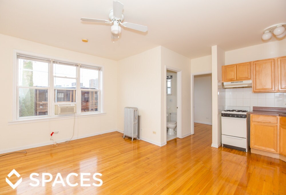 Primary Photo - 914 W Dakin St