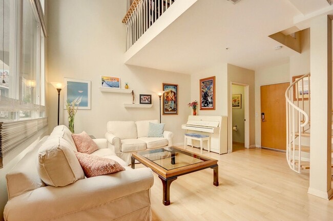 Building Photo - Live in the Heart of Little Italy! 1BD/1.5...