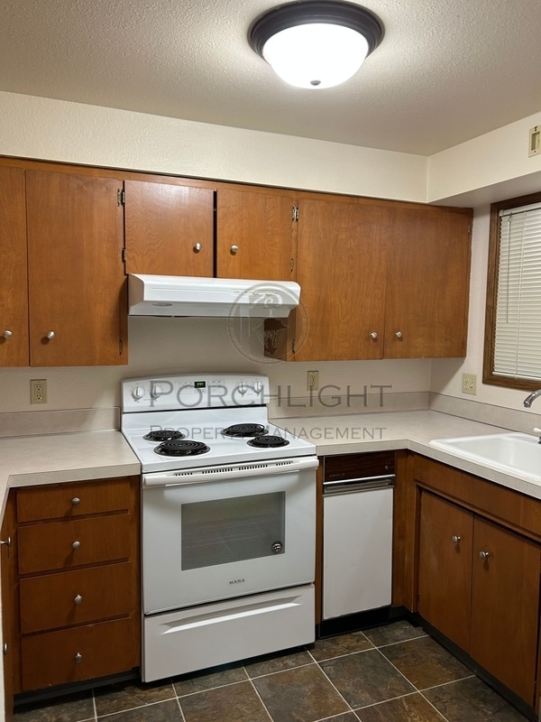 Building Photo - 107 La Villa Dr