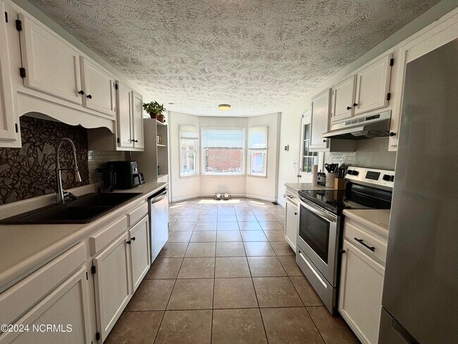 Building Photo - 715 Dana Way