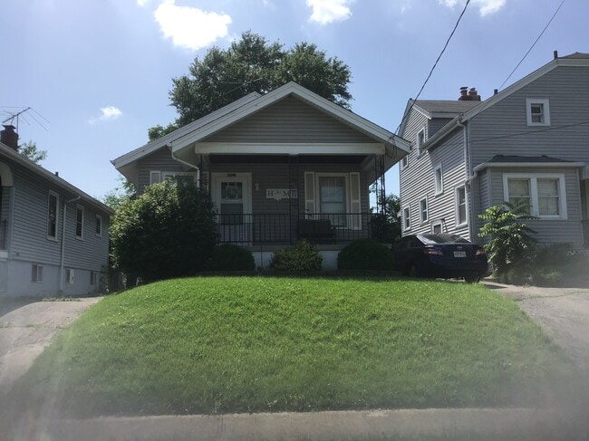 Building Photo - 5423 Rolston Ave