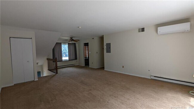 Foto del edificio - 176 Candlewood Dr