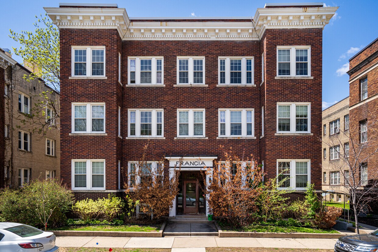 2222 Girard Apartments Minneapolis, MN