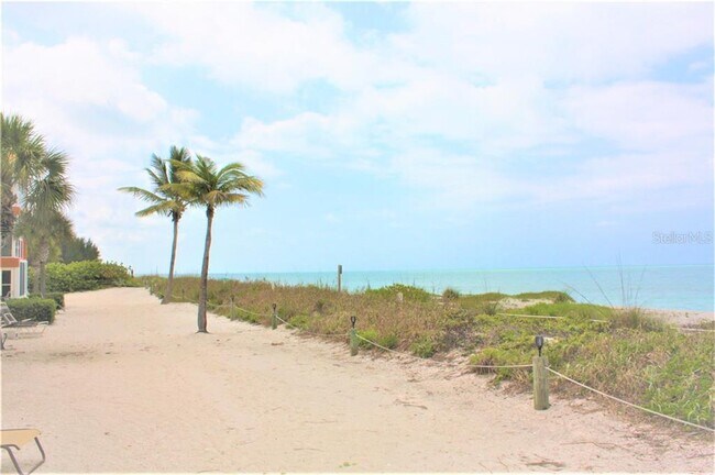 Foto del edificio - 9000 Blind Pass Rd