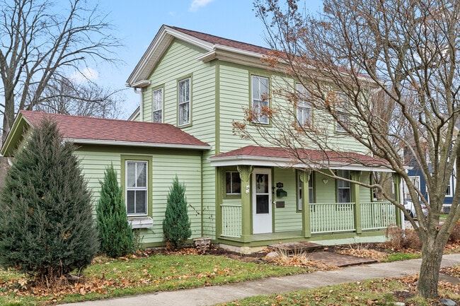 Building Photo - 516 S 6th Ave