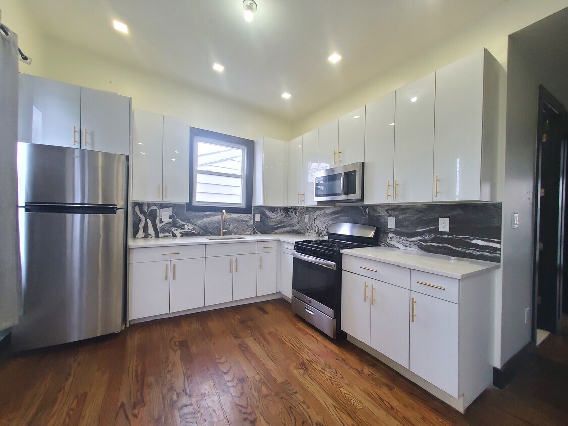 Unit 3 - 77 Vroom St
