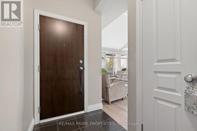 Building Photo - 56 Tayside Private