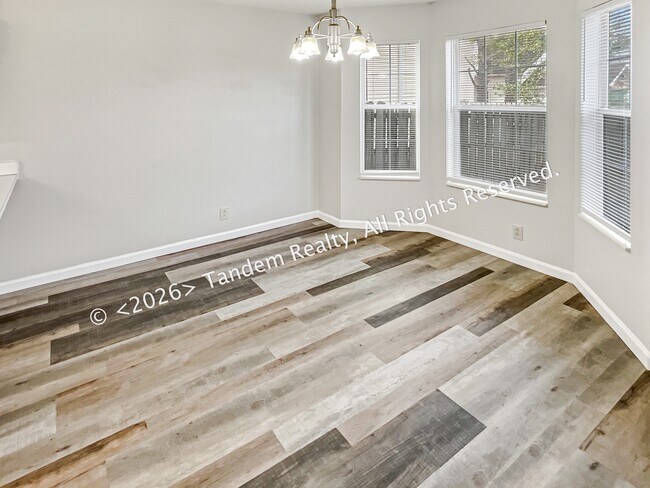 Foto del edificio - 512 Selsey Ct S