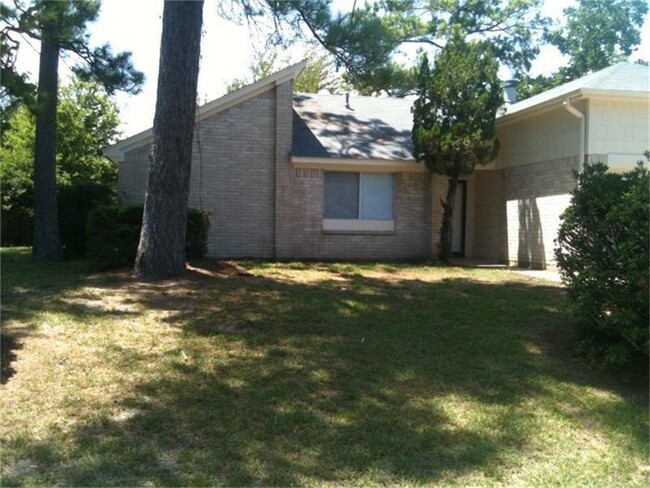 Building Photo - 12511 Riverbend Dr