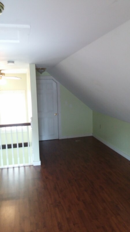 Building Photo - 3 River Rd