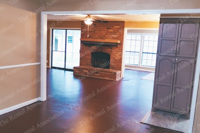 Building Photo - 7216 Westlake Rd
