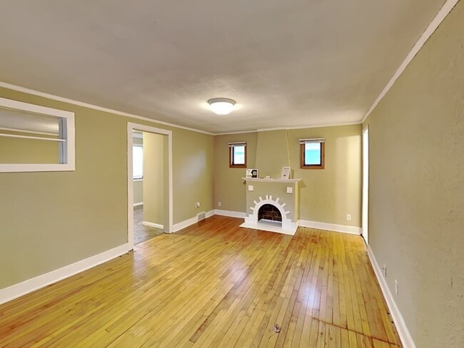 Building Photo - WINTER SPECIAL!! 2 Bedroom, 2 Bathroom Hou...