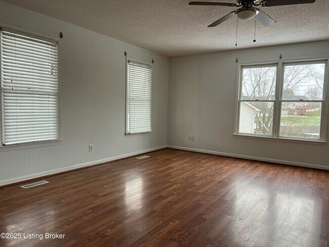 Foto del edificio - 47 N Country Dr