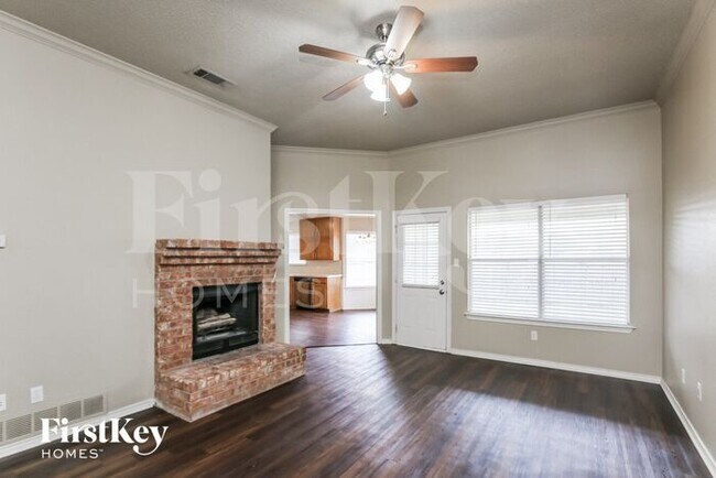 Foto del edificio - 901 Meadow Cir N